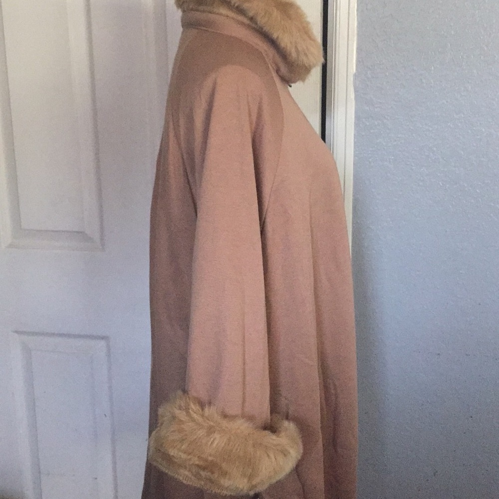 NEW cape flare faux fur poncho Style